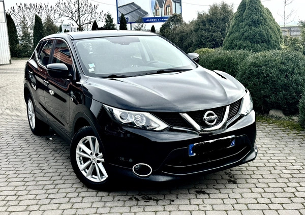 Nissan Qashqai cena 45900 przebieg: 89555, rok produkcji 2015 z Ostrołęka małe 137